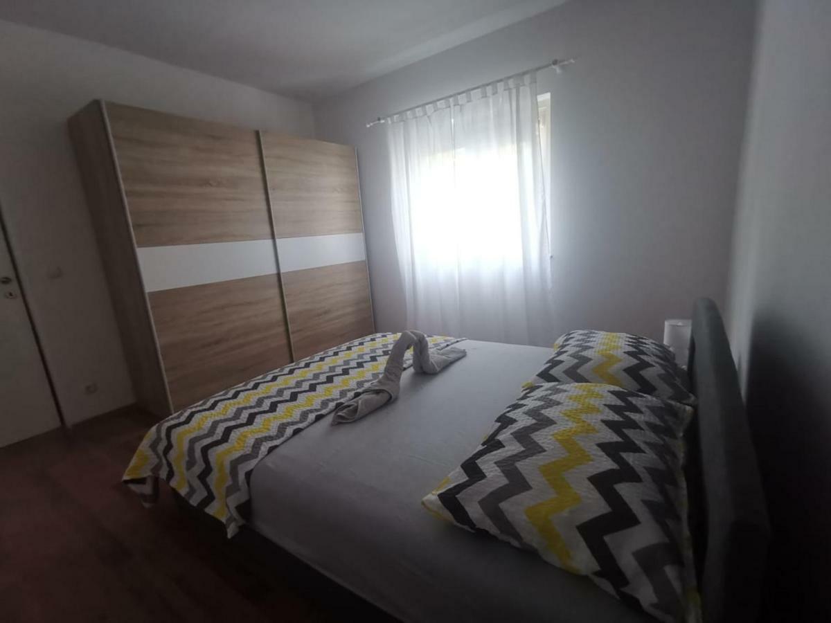 Mala Kuca Apartment Vodice Exterior photo