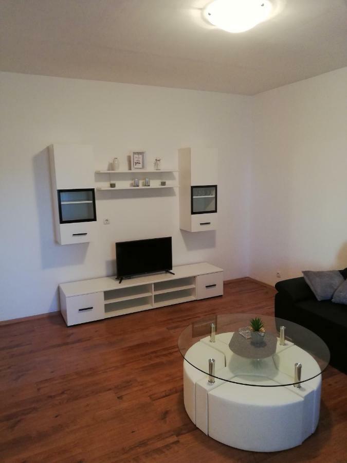 Mala Kuca Apartment Vodice Exterior photo